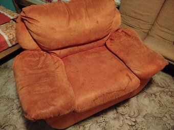 Pohovka a křeslo - daruji - 3