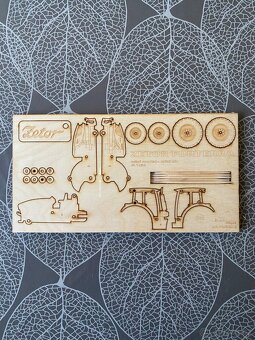 Nové modely k sestavení - Zetor Forterra, vlečka na balíky - 3