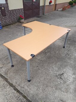 Rohovy psaci kancelarsky stul - 3