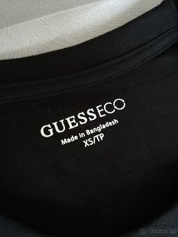 Dámské černé tričko Guess - 3