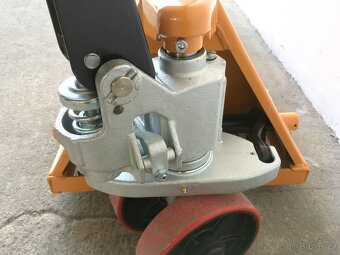 Dlouhý paletový vozík M2000 - 3