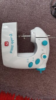 Malý šicí stroj Double stitch - 3