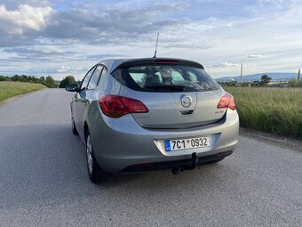 Prodám Opel astra J 2010, 1.4benzin 74kw - 3