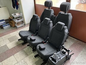 Interiér na Peugeot 5008 - 3