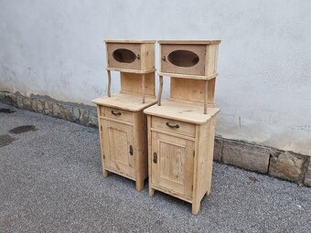 NÁDHERNÉ STARÉ SMRKOVÉ NOČNÍ STOLKY PO RENOVACI - 3