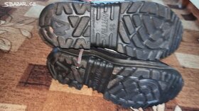 - boty,,, celoroční/pracovní/ Artra vel.39 - 3