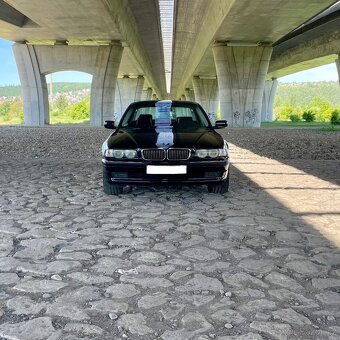 BMW e38 728i - 3