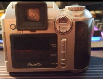 Fujifilm FinePix S304 - 3