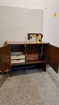 Prodej skříňového šicího stroje Veritas - 3