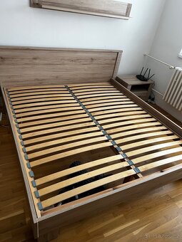 Manželská postel s nočními stolky - 3