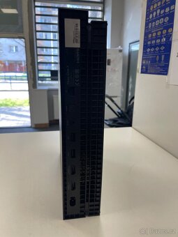 Xbox One X 1TB - 3
