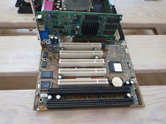 Deska FIC FA13 rok 1999 (socket 370) + GPU + 32MB SDRAM. - 3