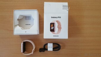 Smartwatch Samsung Galaxy Fit3 - růžové - 3