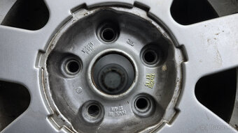 VW Passat 1x Alu kolo 15" - 3