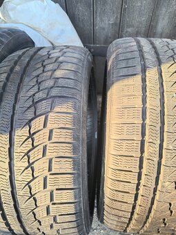 Pneu 235/40 r19 - 3