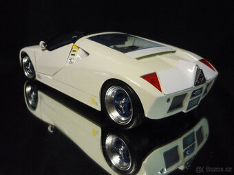 Ford GT90 Maisto 1/18 - 3