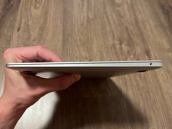 MacBook Air 2018 i5 RAM 8GB SSD 128GB (velmi pěkný) - 3
