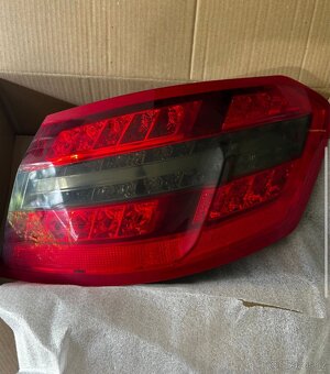 Zadní světla na Mercedes-Benz E-Class W212 - 3