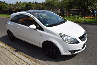 Opel Corsa D 1.4 16V 74kW, Color Edition, KLIMA, rok 2010 - 3