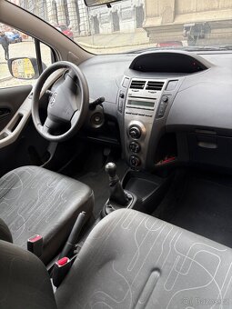 Toyota Yaris 1.0 VVT-i, 2009, STK 10/2025 – pojízdná, levně - 3