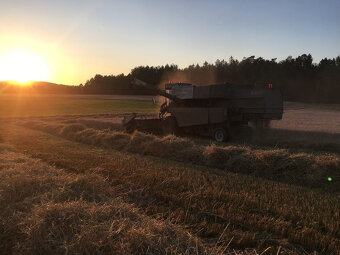 Kombajn, sklízecí mlátička Fortschritt e 516 B - 3