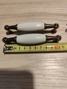 Nábytkářské úchytky - 3