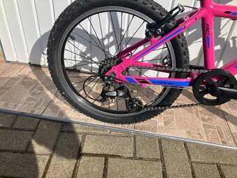 DÍVČÍ  LEHKÉ KOLO 20 - 3