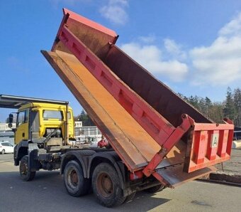 6x6 sklápěč 33/26t MAN TGA, upínací deska - 3