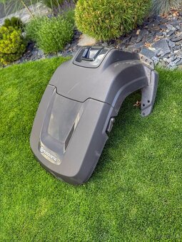 Domeček - stříška k robotické sekačce Husqvarna Automower - 3
