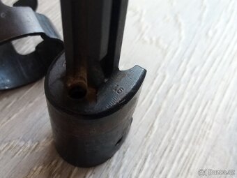 Záchyt bodáku a objímka Mauser - WaA63 - Zbrojovka Brno - 3
