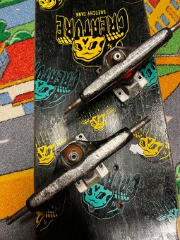 Independemt tracky na skate + T - 3