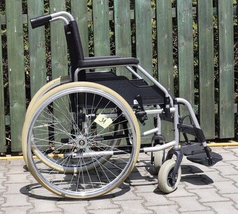 031-Mechanický invalidní vozík Meyra. - 3