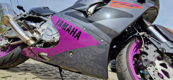 YAMAHA YZF 750r - 3