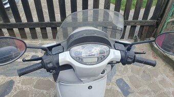 Aprilia Scarabeo 125ie, r.v.2011 - 3
