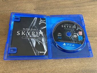 TES V Skyrim Special Edition PS4 - 3