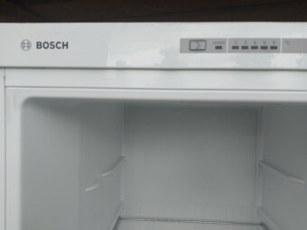 Prodám lednici Bosch KGV39VW30 - 3