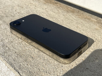 iPhone 16e na ND, blokovaný - 3