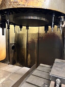 Obráběcí centrum Eumach VMC 1100 - 3