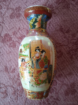 Prodám levně čínskou vázičku - 3