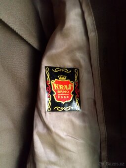 Vojenské uniformy v dobrém stavu - 3