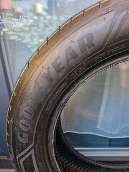 Sada letních pneu Goodyear EfficientGrip 2 SUV 215/60 R17 96 - 3