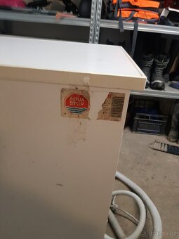 Prodám starší myčku zn.Bosch - 3