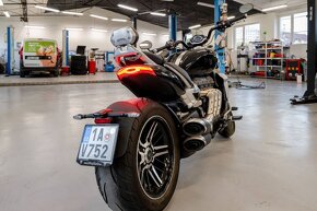 Triumph ROCKET 3GT - 3