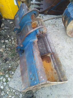 Caterpillar Takeuchi lžíce upínák - 3