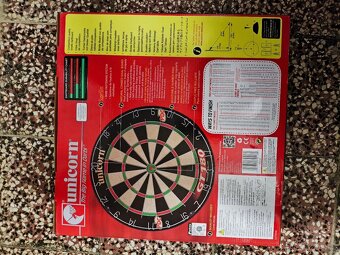 Profi terč Unicorn GT180 + šipky Phil Taylor - 3