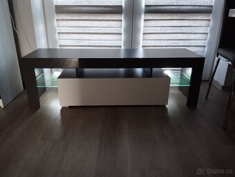 Skříňka pod TV - 3