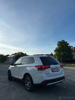 Mitsubishi Outlander 2.3 Di-d - 3