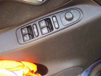 Seat Toledo 1,6 16V/77kw bemzin rv 28.12.2004 - 3