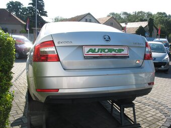 Octavia II 1,6 TDi-85 kW, 220.000,-Kč - 3