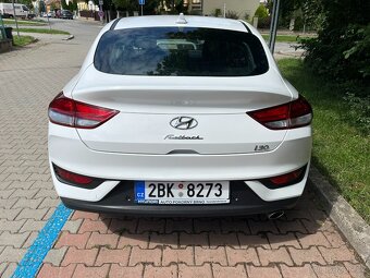 i30 fastback, STYLE + NAV, servisní knížka, 1. majitel - 3